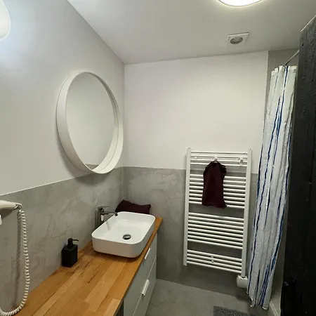 Center 2 Apartment