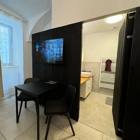 Center 2 Apartment *