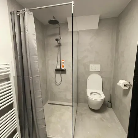 Center 2 Apartmán *