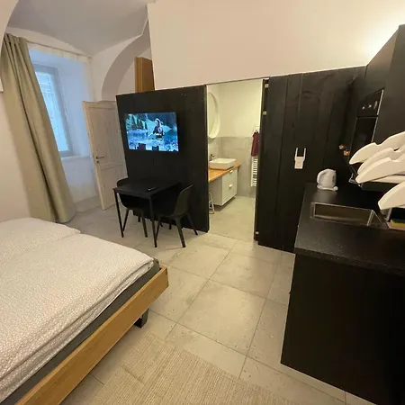 Center 2 Apartment