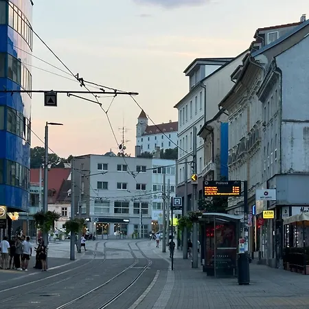 Center 2 Apartmán *